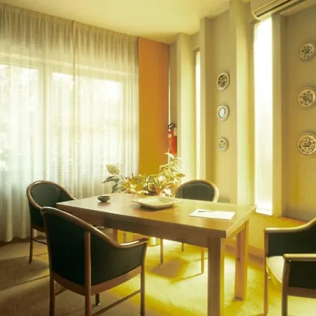 G. Capitol Отель 4*