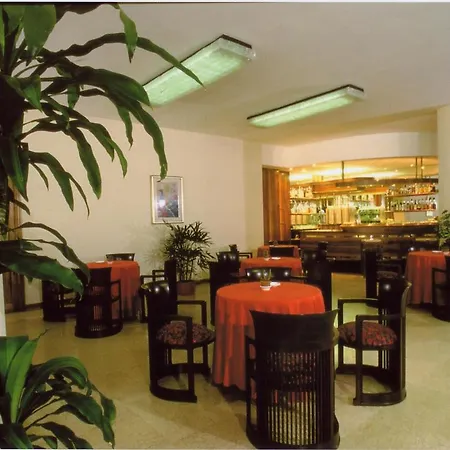 Hotel G. Capitol 4*